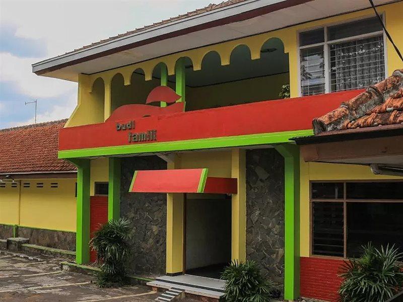 Oyo Life 1708 Hotel Budi Famili 1 Syariah Ciamis Luaran gambar