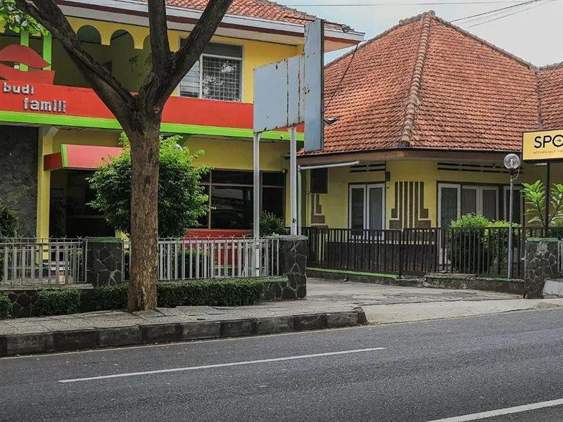 Oyo Life 1708 Hotel Budi Famili 1 Syariah Ciamis Luaran gambar