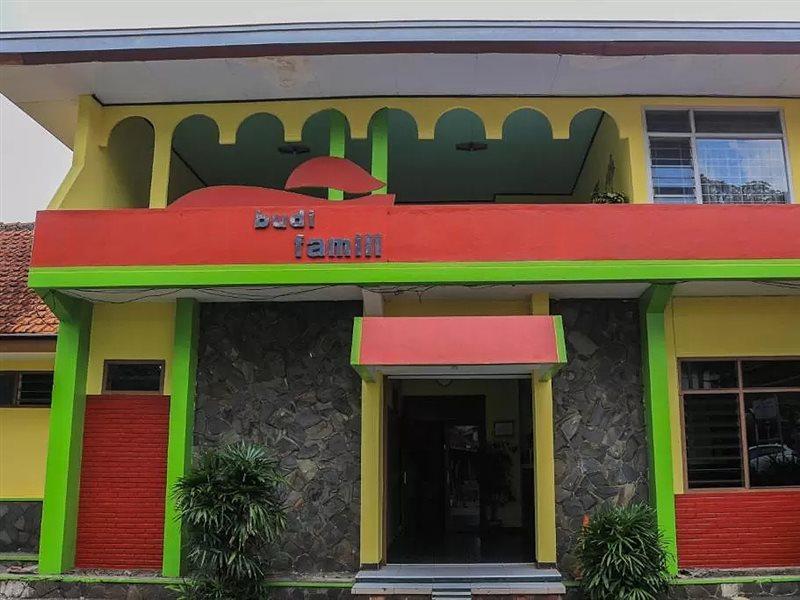 Oyo Life 1708 Hotel Budi Famili 1 Syariah Ciamis Luaran gambar