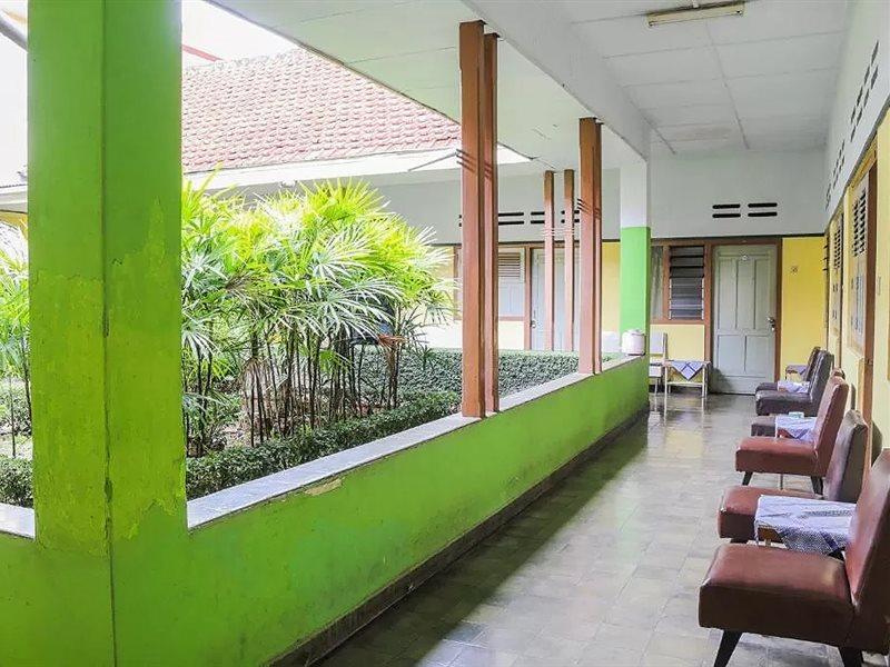 Oyo Life 1708 Hotel Budi Famili 1 Syariah Ciamis Luaran gambar