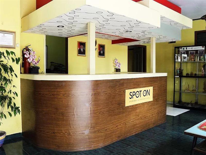 Oyo Life 1708 Hotel Budi Famili 1 Syariah Ciamis Luaran gambar